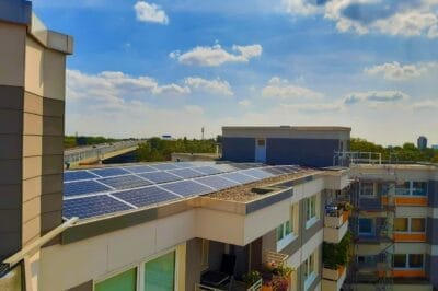 Solar for Businesses: Cutting Costs and Carbon Footprints